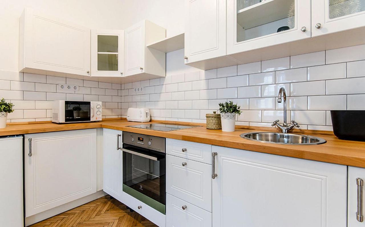 Cozy 2 Bedroom Apartment In Terez Boulevard. Budapest Exterior photo