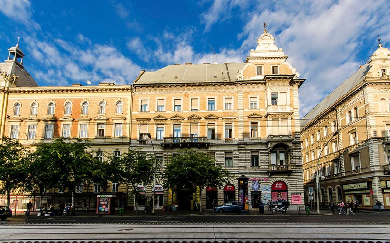 Cozy 2 Bedroom Apartment In Terez Boulevard. Budapest Exterior photo